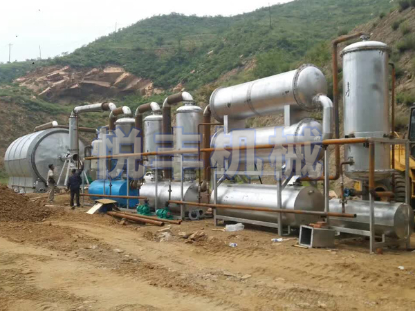 湖北煉油設備安裝現場